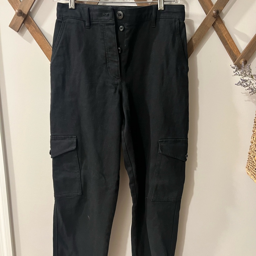 Aritzia Wilfred Free Modern Cargo Pant in Black